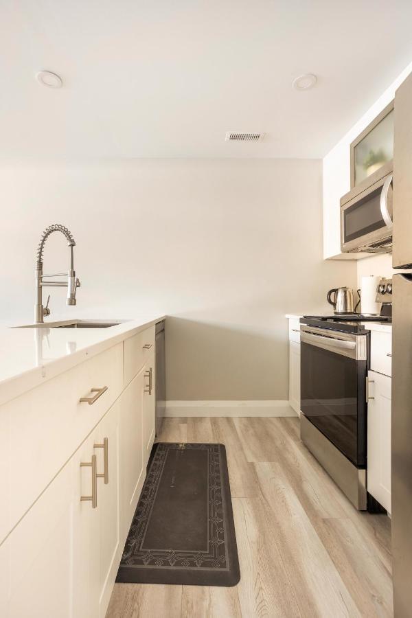 Entire 2 Bedroom Apartment Downtown - U1 Kitchener Exterior foto